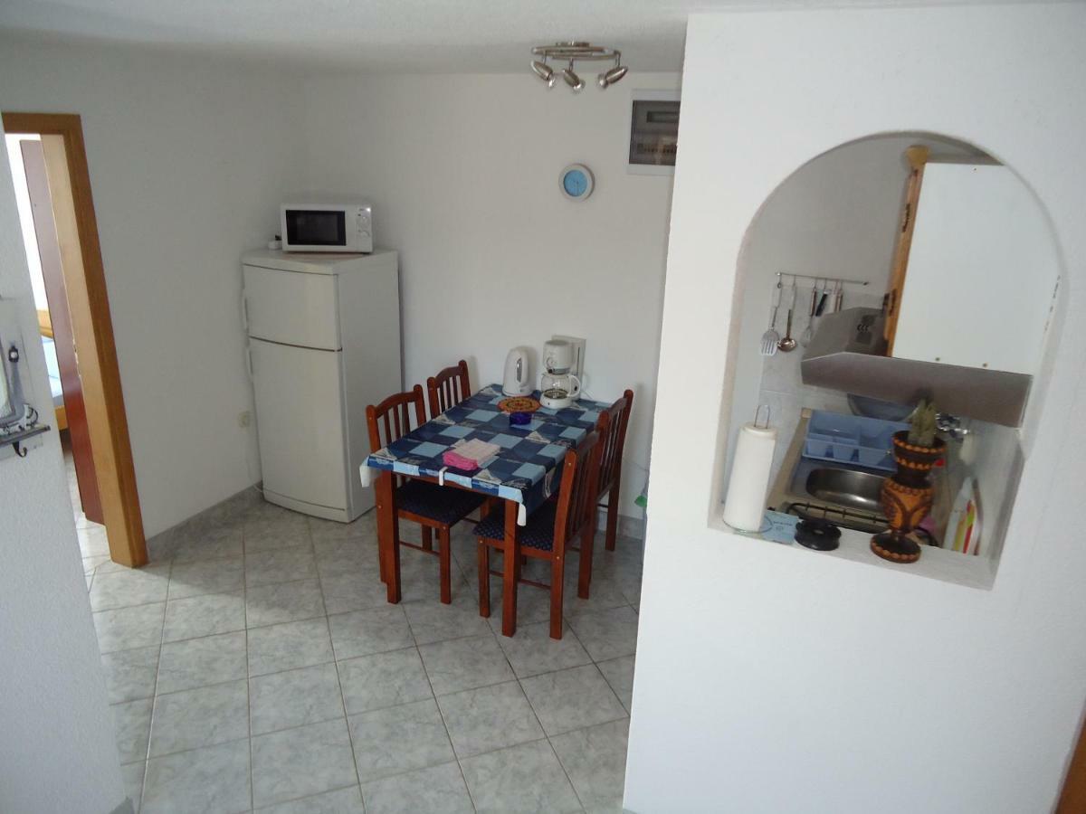 Apartmani Emily يزيرا المظهر الخارجي الصورة