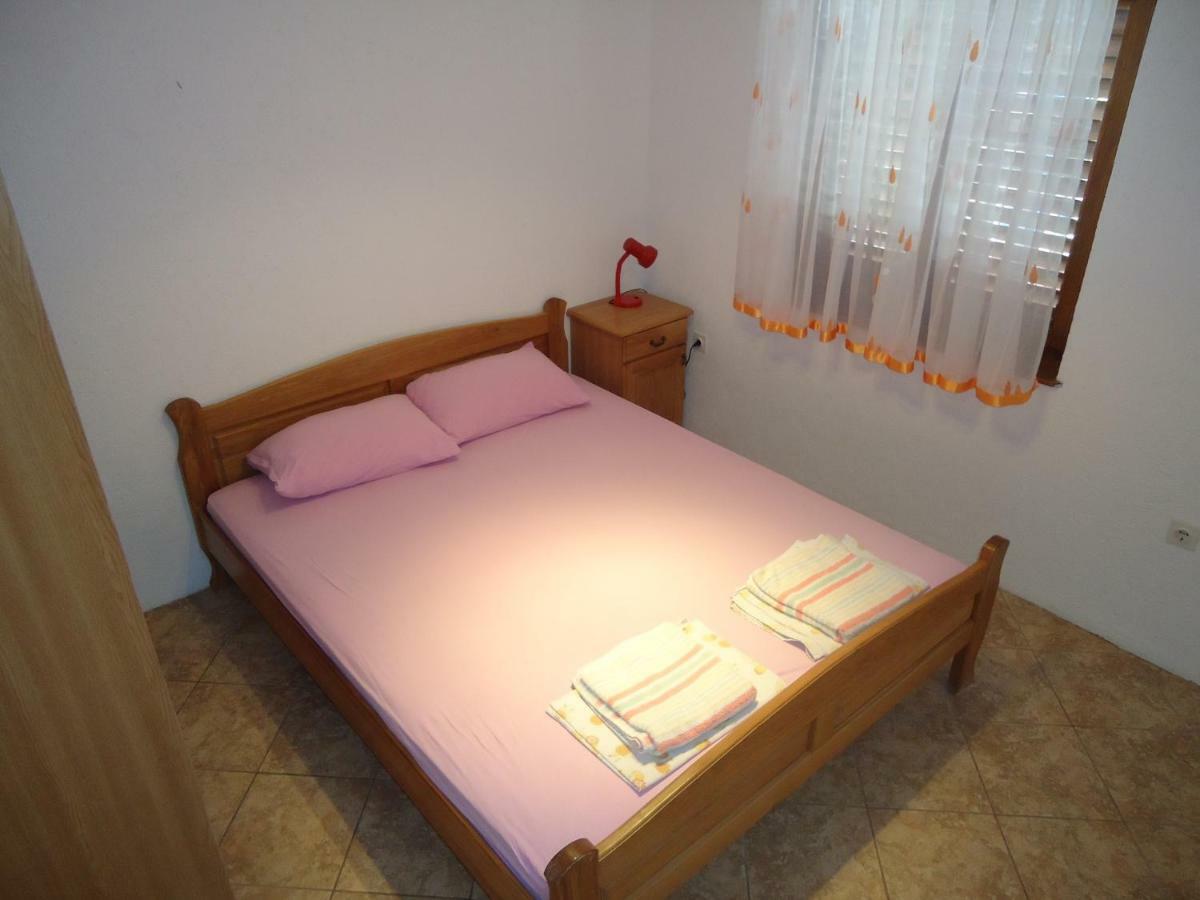 Apartmani Emily يزيرا المظهر الخارجي الصورة